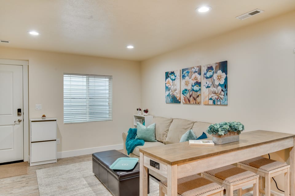 Modern Lehi Apartment: 2 Mi to Thanksgiving Point Apartment in Lehi