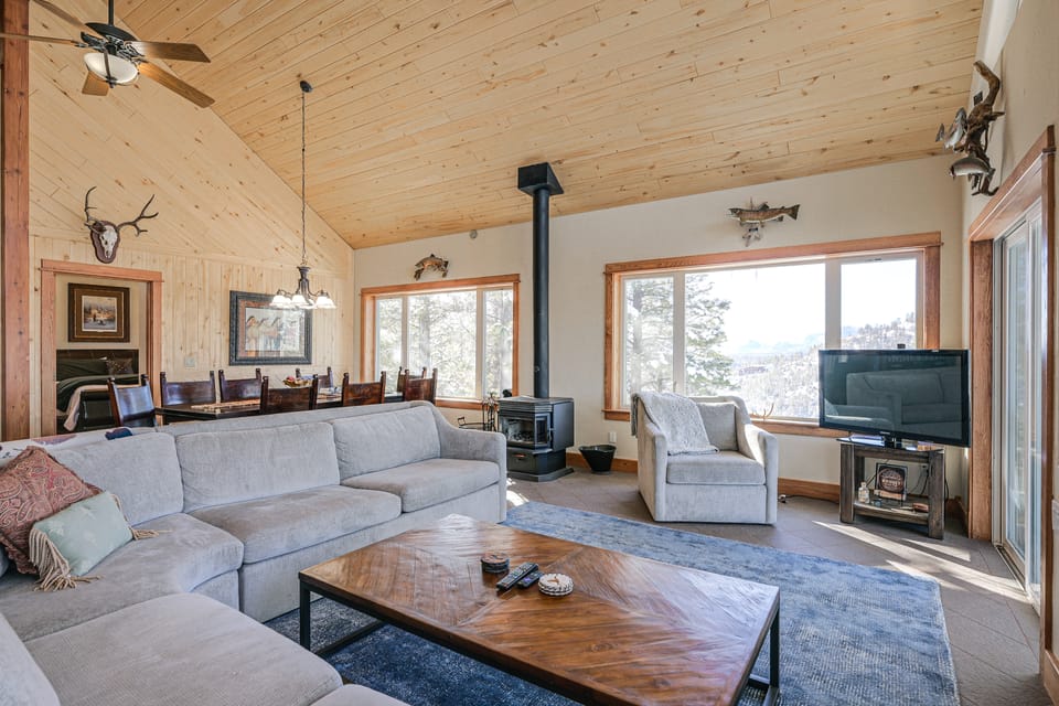 Pagosa Springs Family Retreat w/ Game Room & Views House in Colorado