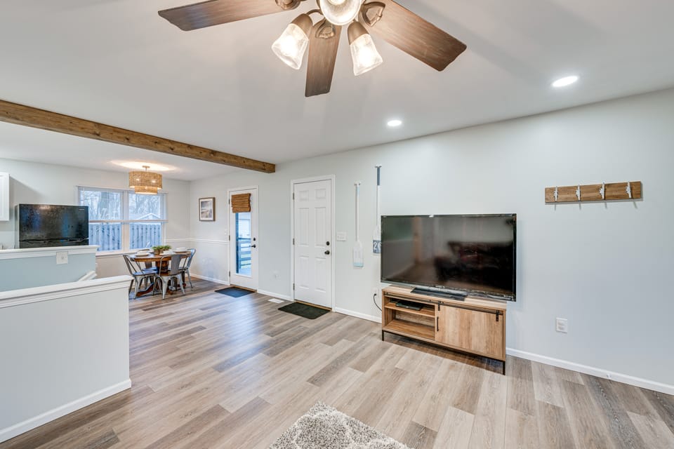 Family-Friendly Gem w/ Fire Pit: 1 Mi to Lake Como House in Wisconsin