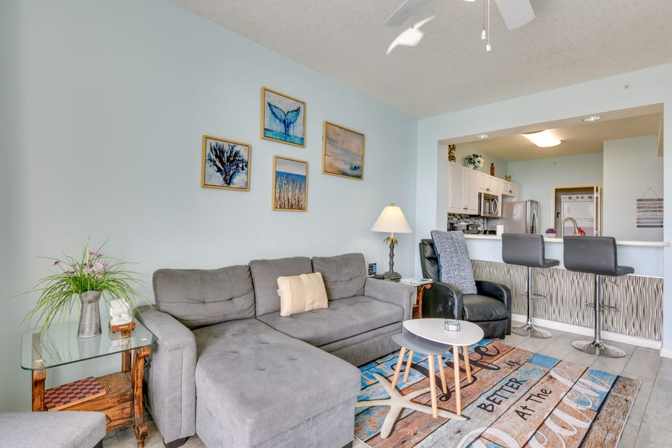 Sunny Fort Walton Beach Condo - Walk to Ocean! Apartment in Okaloosa Island