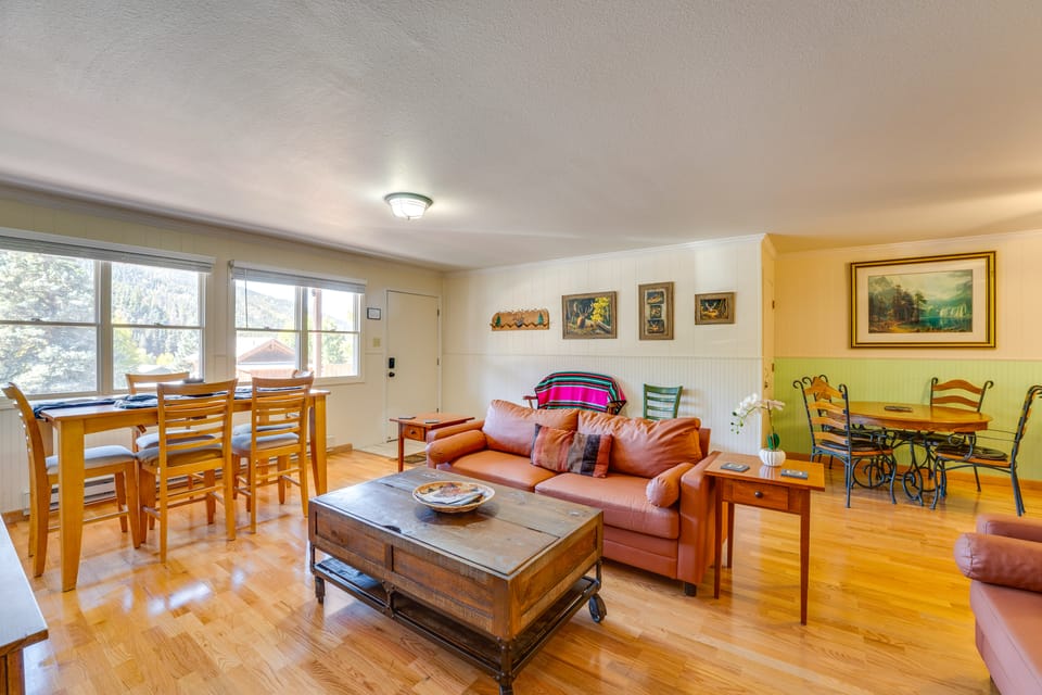 Main Street Red River Condo w/ Fireplace & Views! Apartment in Red River