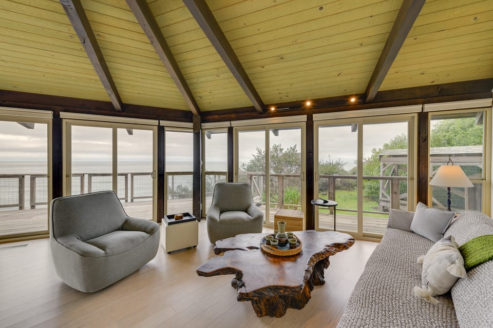 Serene Irish Beach Home w/ Panoramic Ocean Views! House in Mendocino County