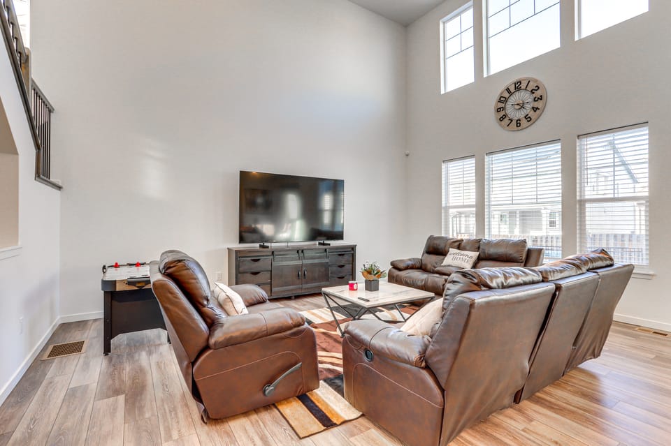 16 Mi to Denver: Spacious Commerce City Home! House in Commerce City