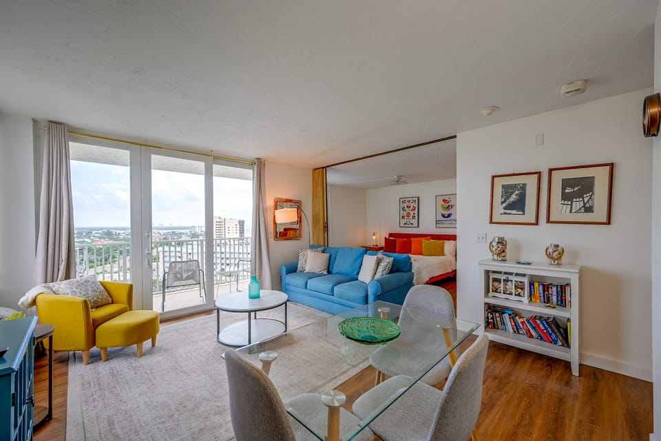 Fort Myers Beach Studio w/ Balcony & Views! Apartment in Estero Island