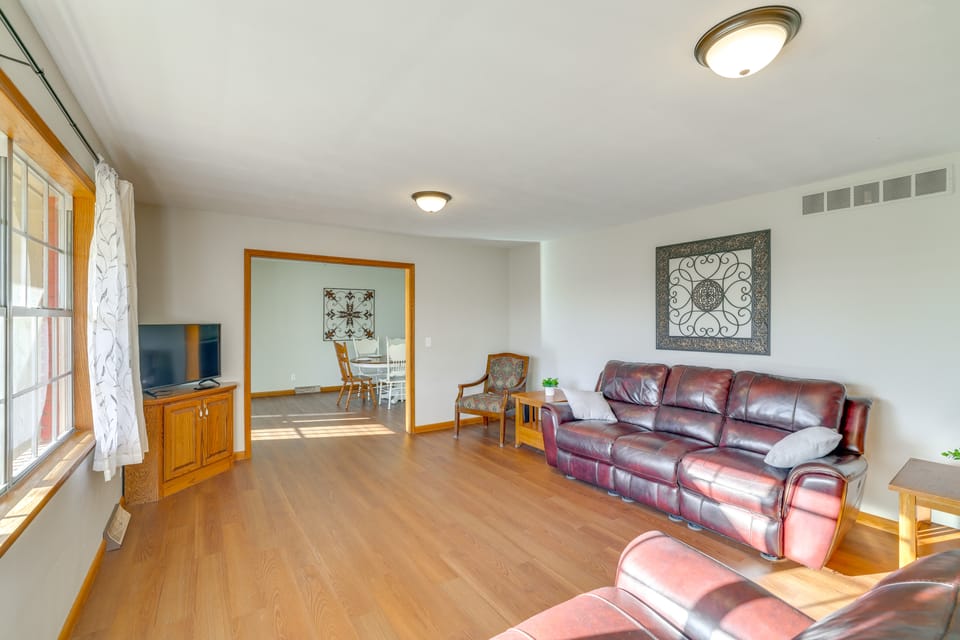 Pineville Home w/ Fire Pit < Half-Mi to Elk River! House in Ozark Mountains