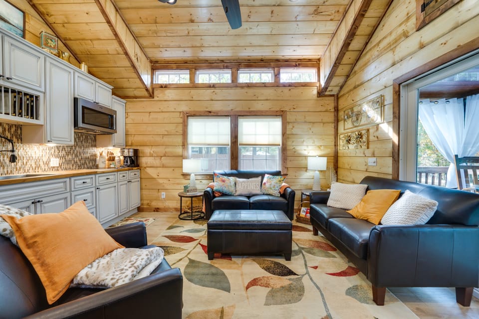 Hook, Line, & Sinker Retreat: Fire Pit, Grill! House in Oklahoma
