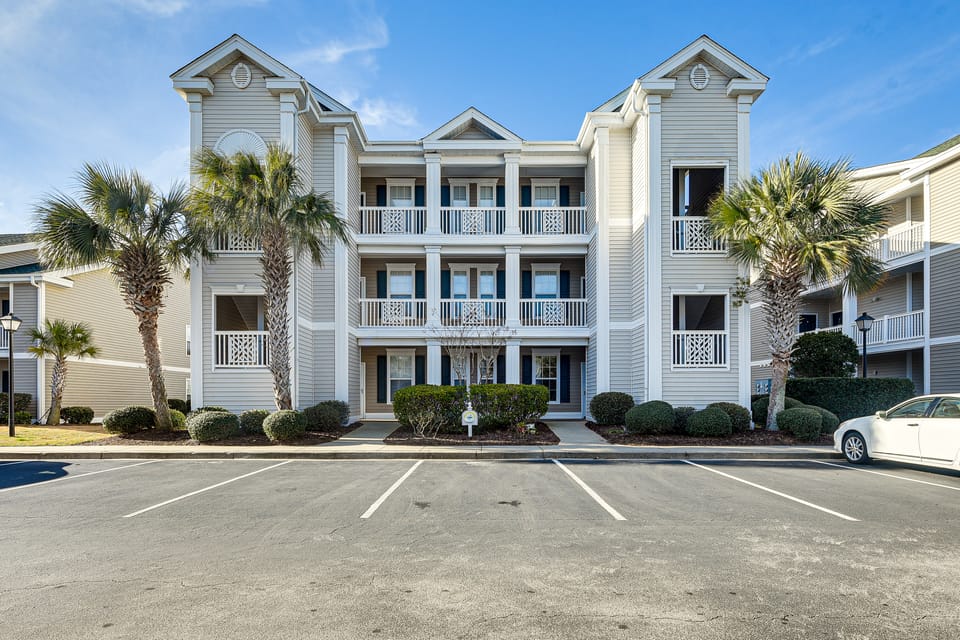 Sunset Beach Condo w/ Balcony, 5 Mi to the Ocean! Apartment in Sunset Beach