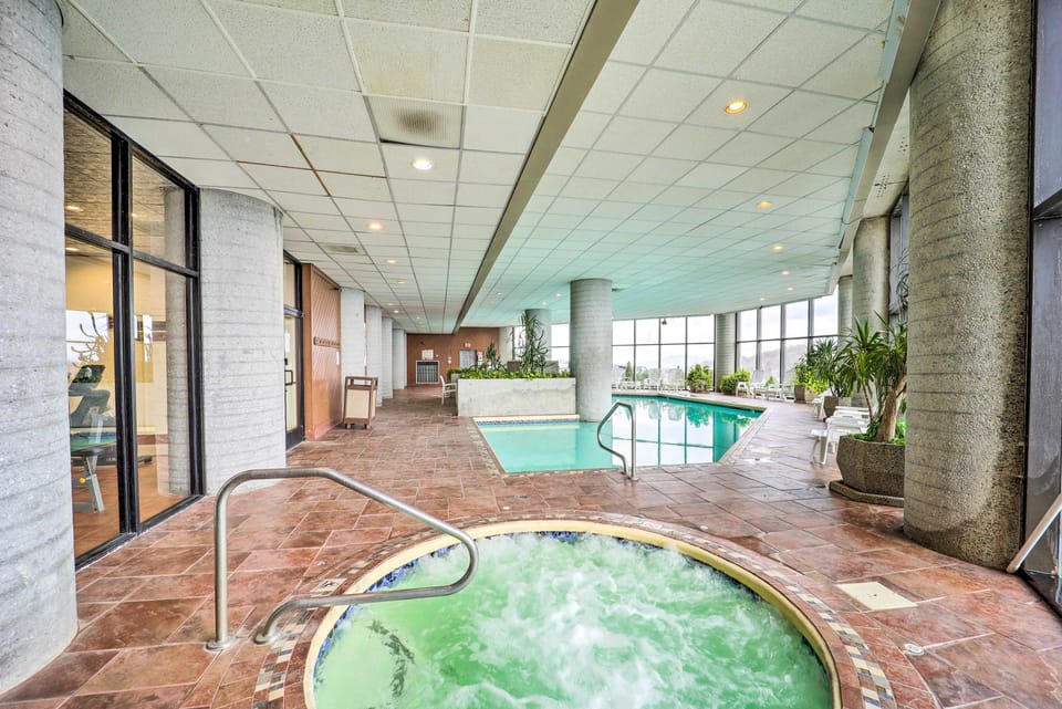 Pool & Hot Tub: Mtn-View Condo in Sugartop Resort! Apartment in Sugar Mountain