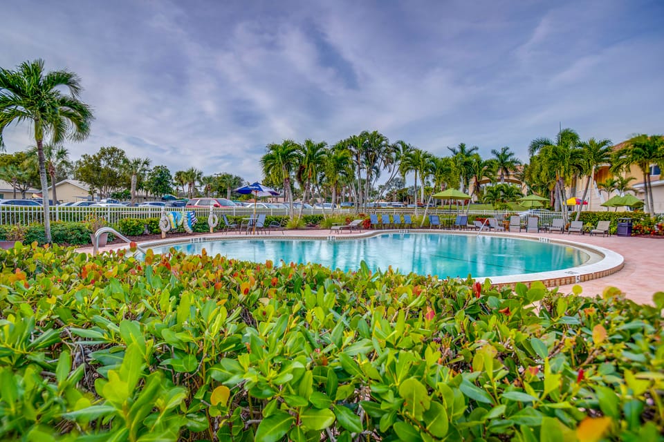Bonita Springs Condo w/ Community Pool Access! Apartment in North Naples