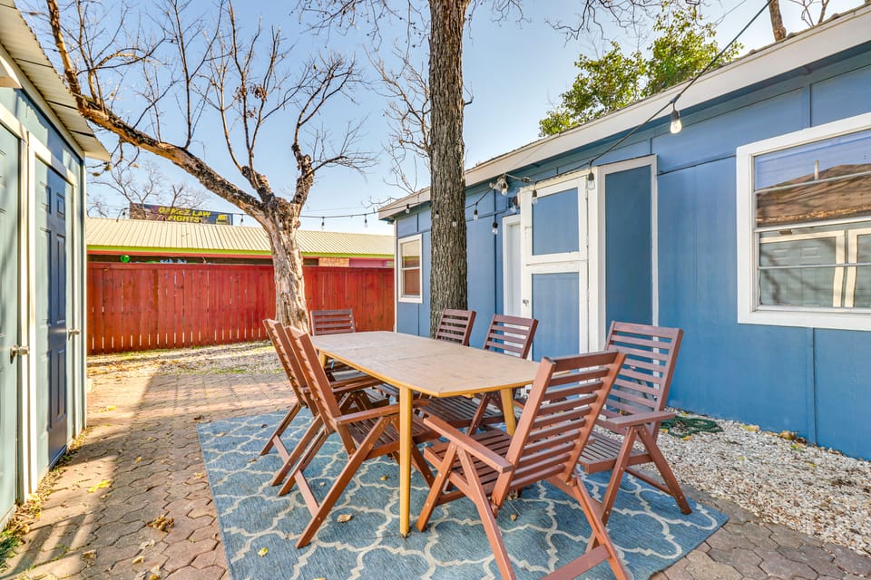 2 Mi to Dtwn: Austin Gem w/ Patio & Yard House in Austin