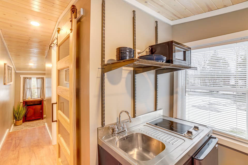 Quiet Country Studio Between Saugatuck & Holland! Apartment in Michigan