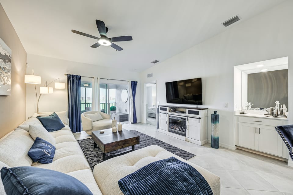 Ave Maria Golf Retreat w/ Resort Perks + Balcony Apartment in Collier County