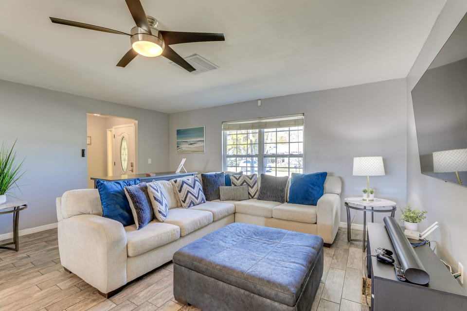 Sarasota Home w/ Heated Pool: 3 Mi to Airport! House in Florida