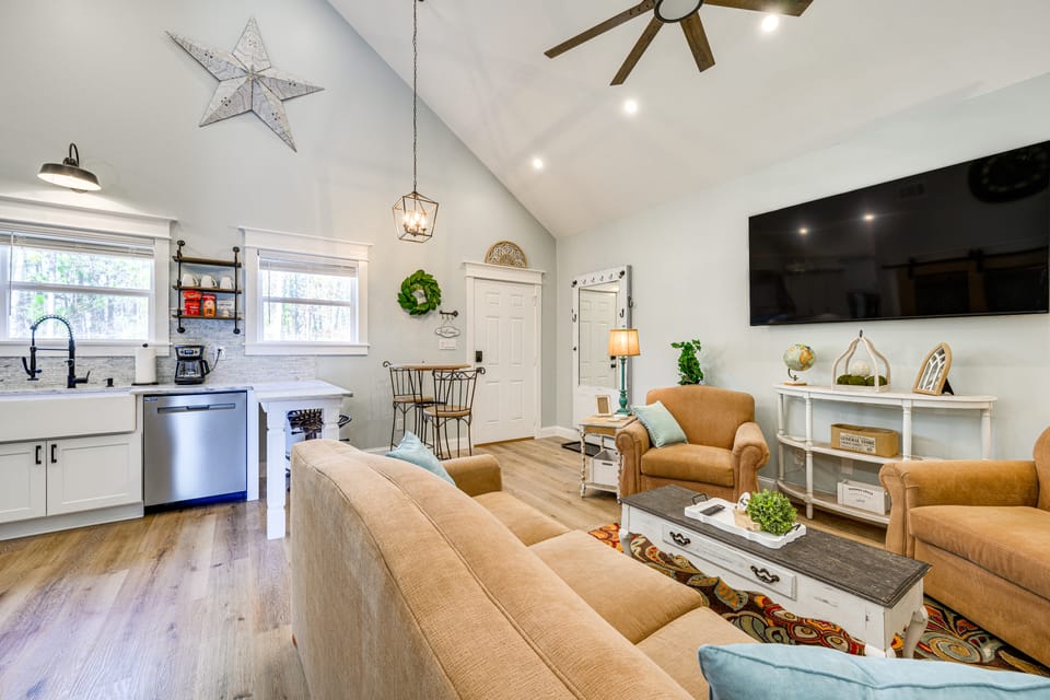 Byron Getaway w/ Fire Pit - Near MGA & Mercer! Apartment in Georgia
