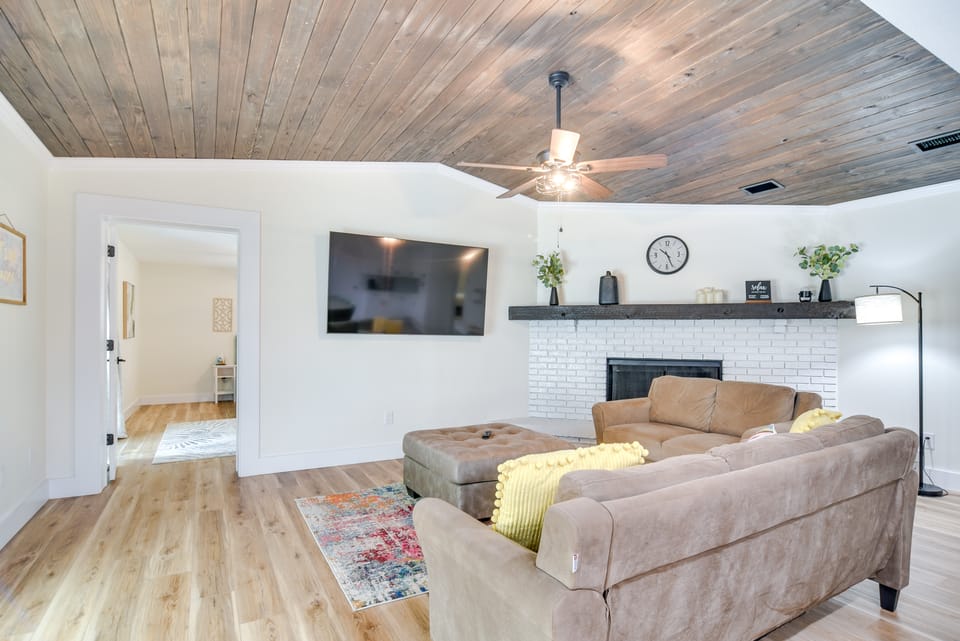 Idyllic Tampa Home w/ Private Pool: 11 Mi to Beach House in Tampa