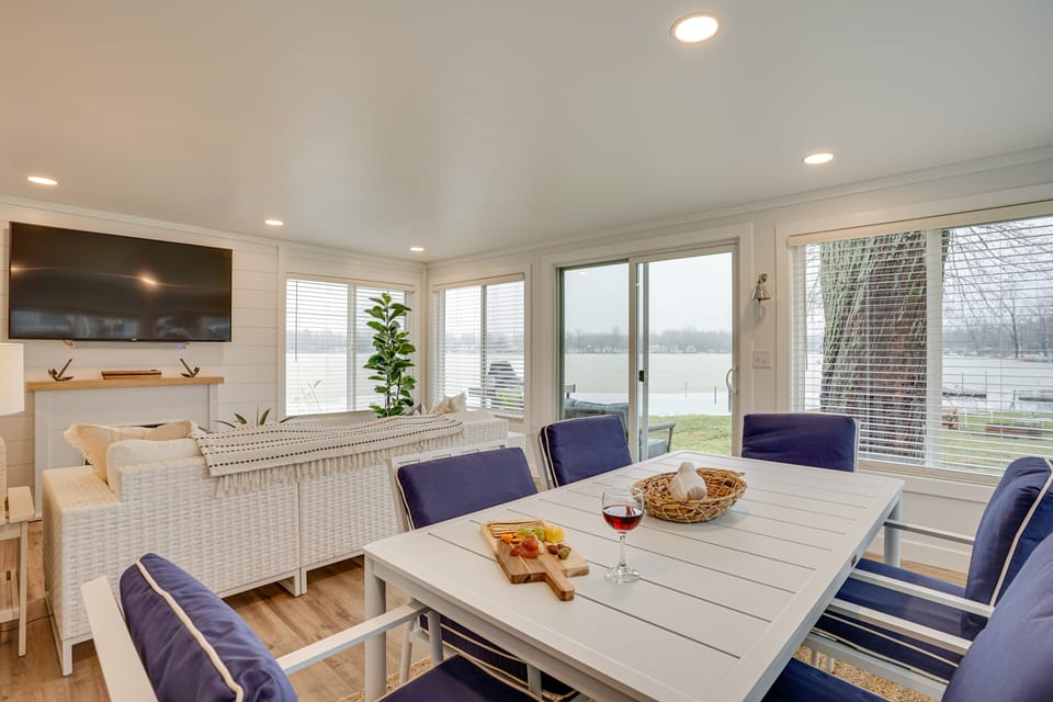 Montpelier Lake House w/ Deck, Dock & Fireplace! House in Ohio