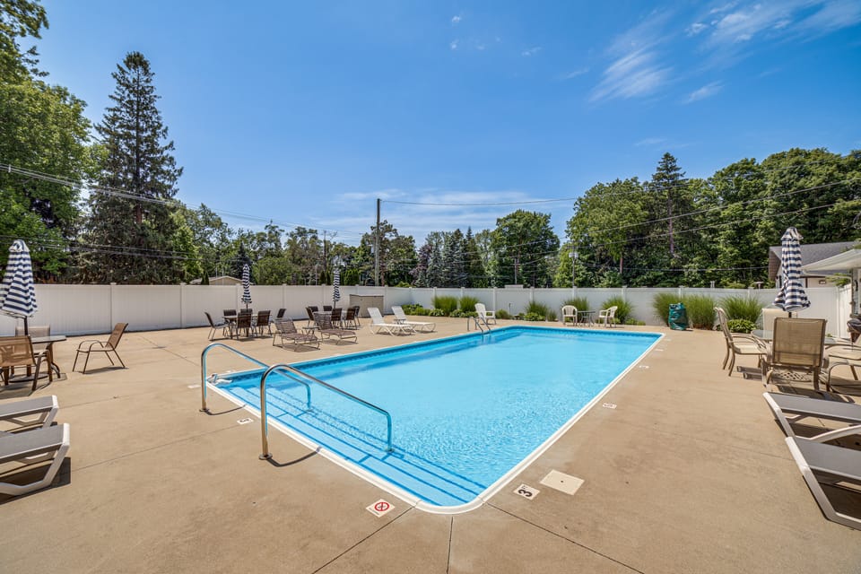 Walk to Lake Michigan - South Haven Condo! Apartment in Michigan