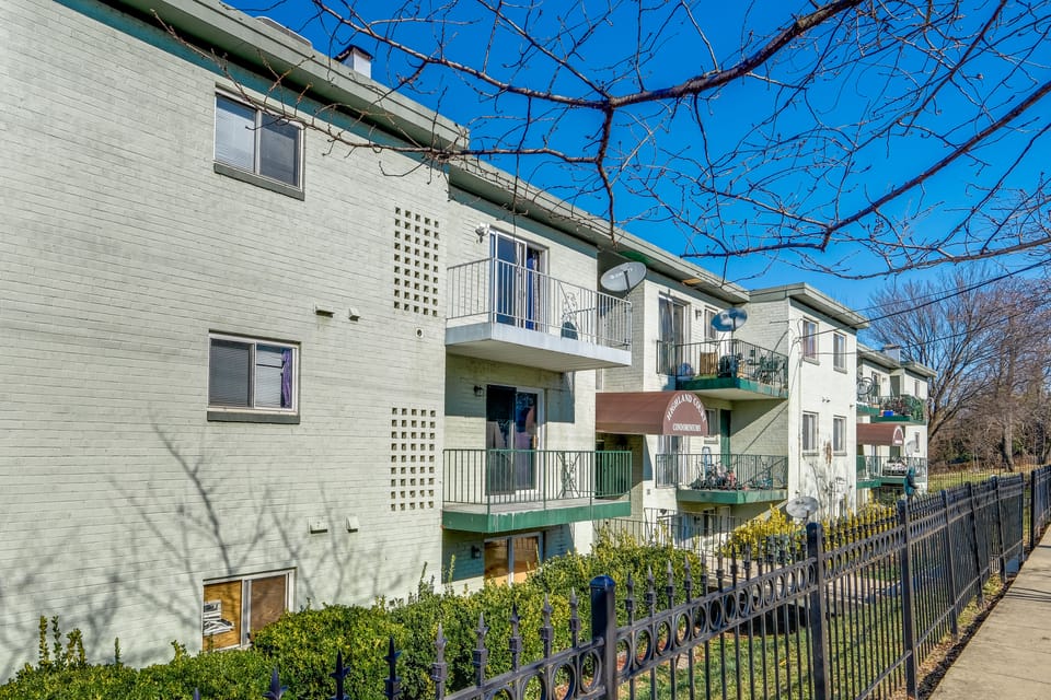 4 Mi to Nationals Park: DC Condo w/ Balcony! Apartment in District of Columbia