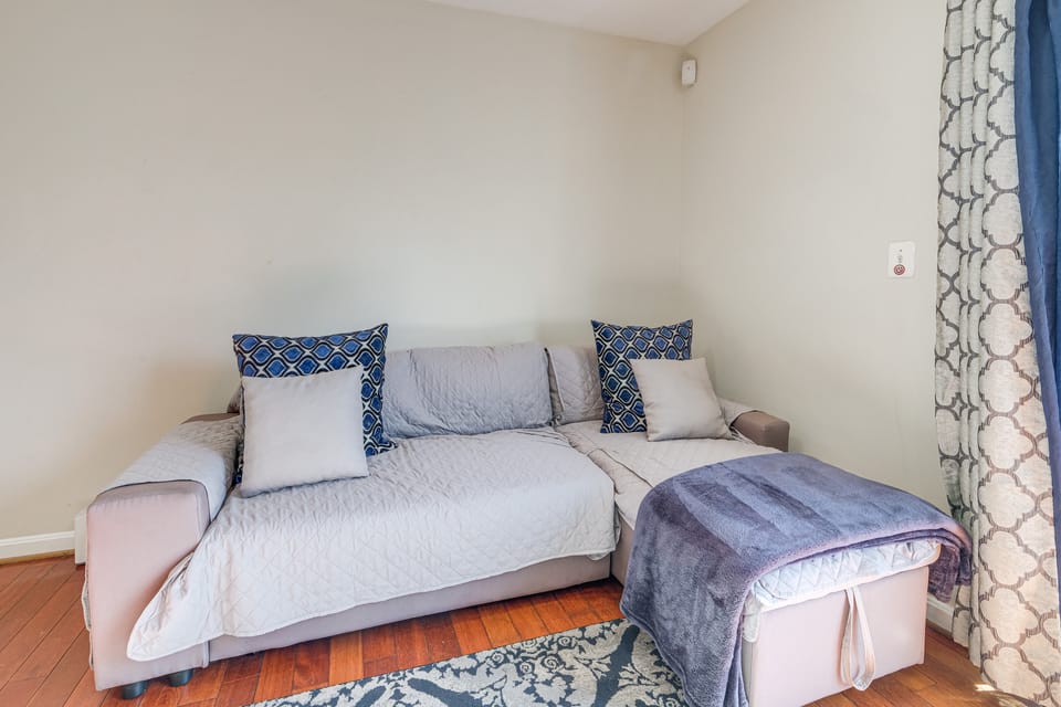 4 Mi to Nationals Park: DC Condo w/ Balcony! Apartment in District of Columbia