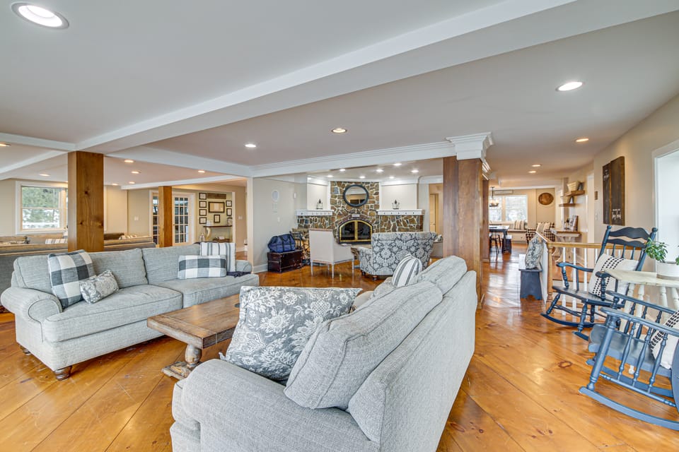 ‘The Beachhouse’ Retreat w/ Prescot Bay Views! Villa in Sandy Point
