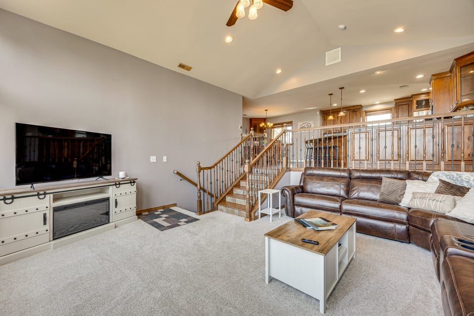 Hot Tub, Pool: 40-Acre Horse Ranch in Kiowa! House in Colorado