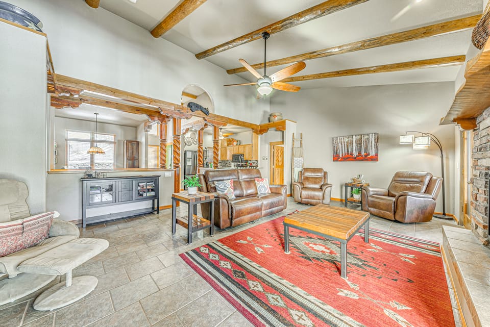 Near Hiking Trails: Spacious Cloudcroft Retreat! Apartment in Cloudcroft