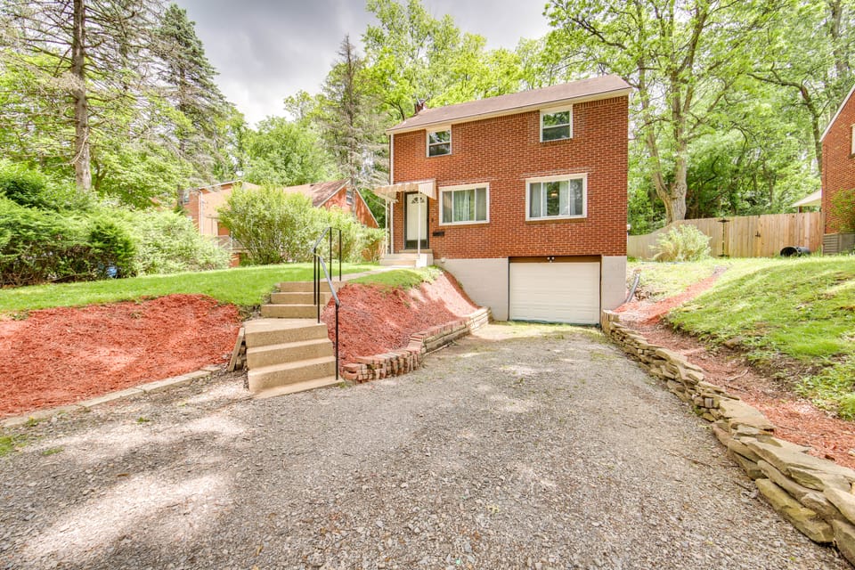 Penn Hills Home ~ 11 Mi to Pittsburgh House in Allegheny River