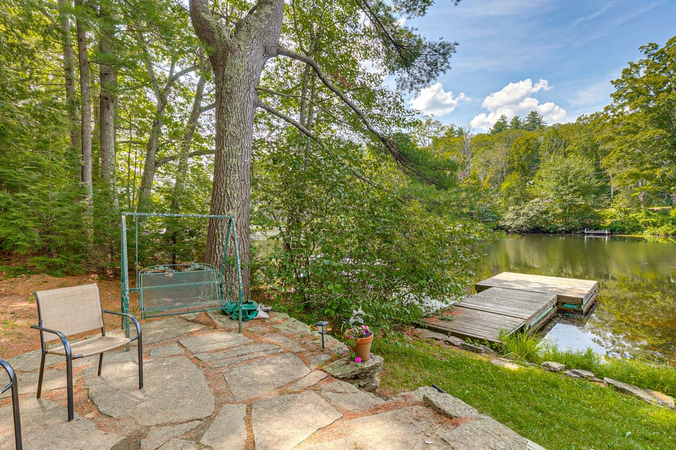 Lakefront Bradford Cottage w/ Dock, Near Skiing! Cottage in Newbury