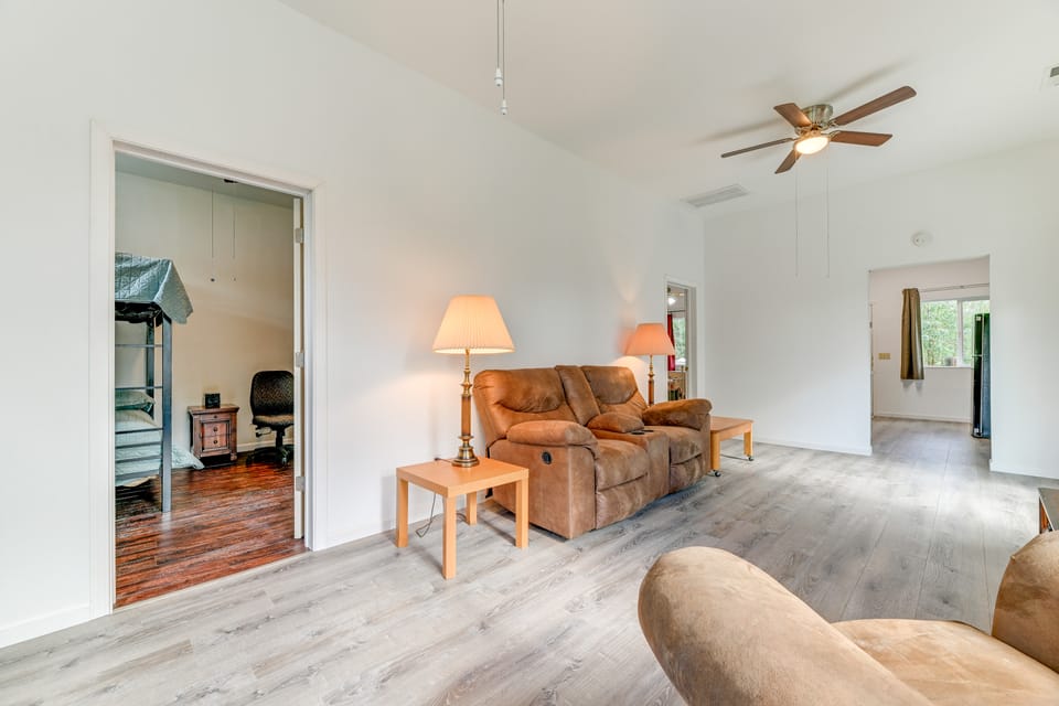 Charming Grants Pass Cottage w/ Patio & Gas Grill! Cottage in Oregon