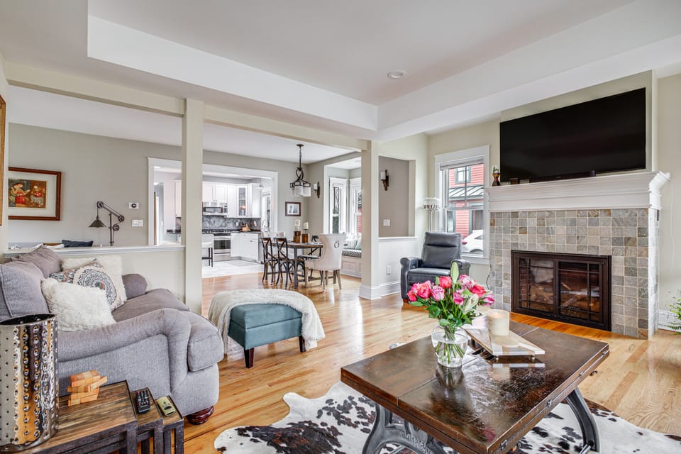 Elegant Saratoga Springs Stay: Walk to Town, Track House in Saratoga Springs