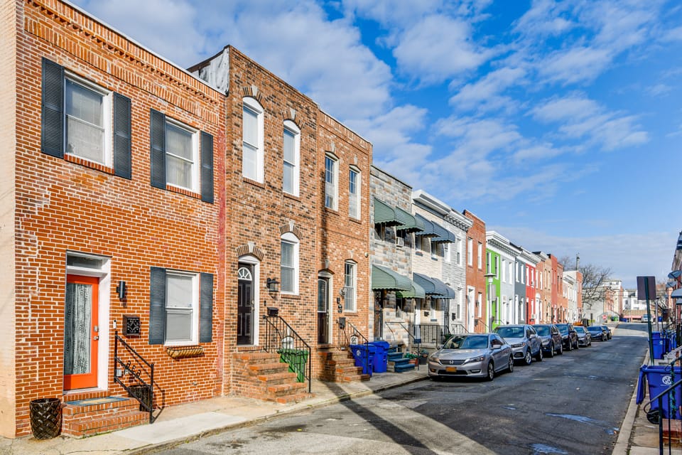 Charming Baltimore Getaway ~ 1 Mi to Downtown! Apartment in Baltimore