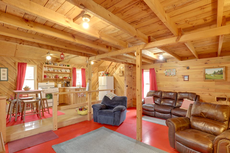Blue Ridge Hideaway! Cabin w/ River Access & Views House in Hot Springs