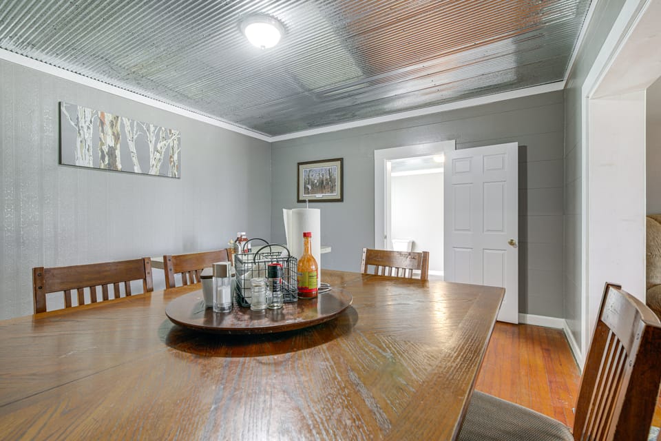 Expansive Wheatley Home ~ 65 Mi to Memphis! House in Mississippi