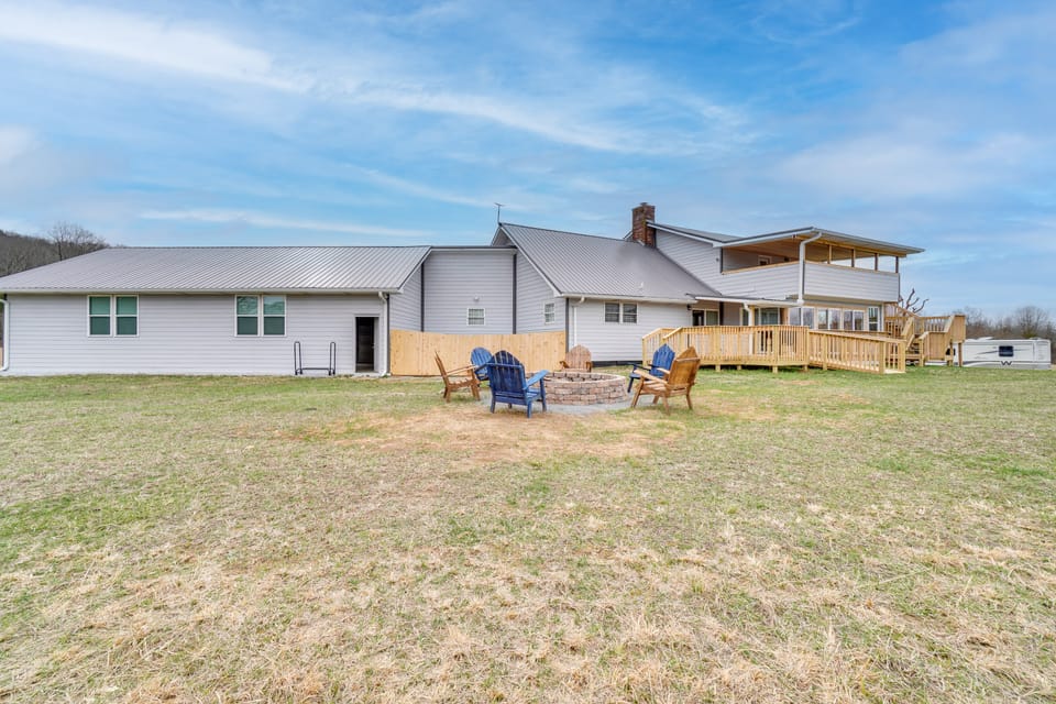'Deer Lake Lodge' on 700 Wooded Acres in Dayton! House in Tennessee