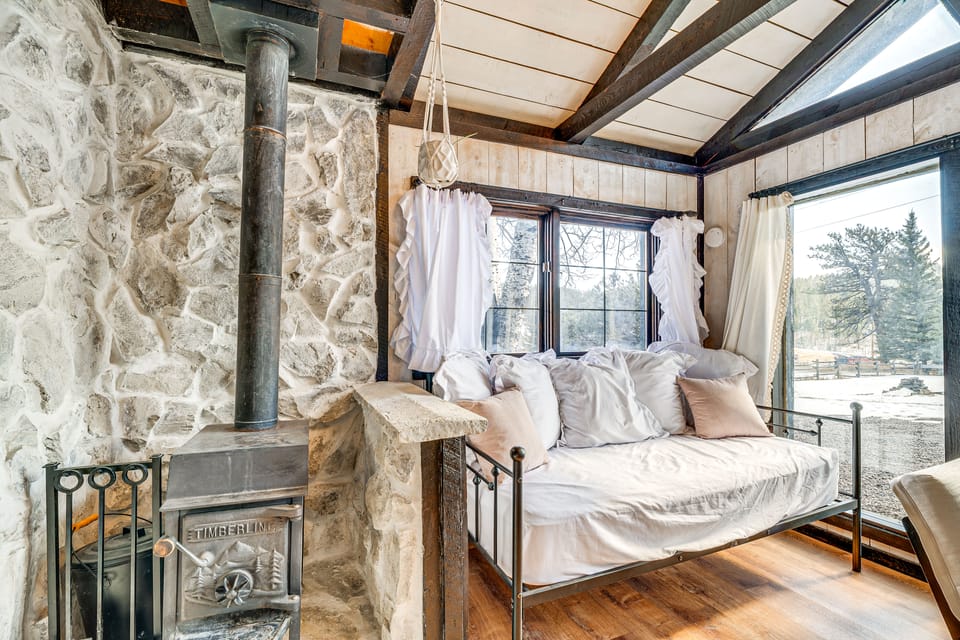 Pet-Friendly Guffey Vacation Rental w/ Deck! Cottage in Park County