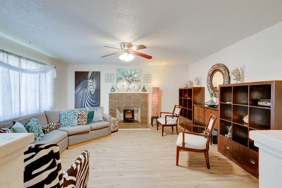 Near Airport & Dtwn: Breezy Fresno Home! House in Fresno