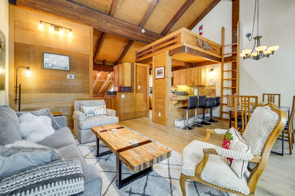 Northstar Resort Condo w/ Hot Tub, Shuttle Access! Apartment in Sierra Nevada