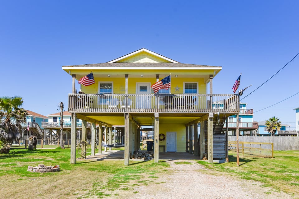 Walk to Shore: Surfside Beach Home w/ Balcony! House in Surfside Beach