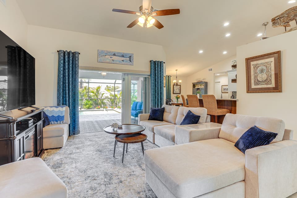 Beautiful Venice Getaway, 4 Mi to Manasota Beach! House in South Venice