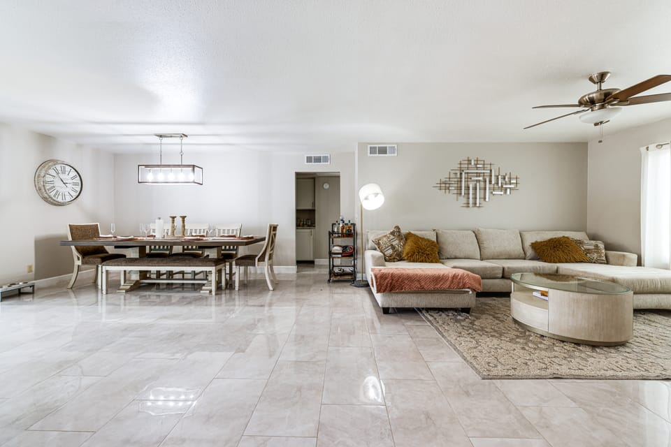 Backyard Oasis! Family-Friendly Tempe Retreat House in Tempe