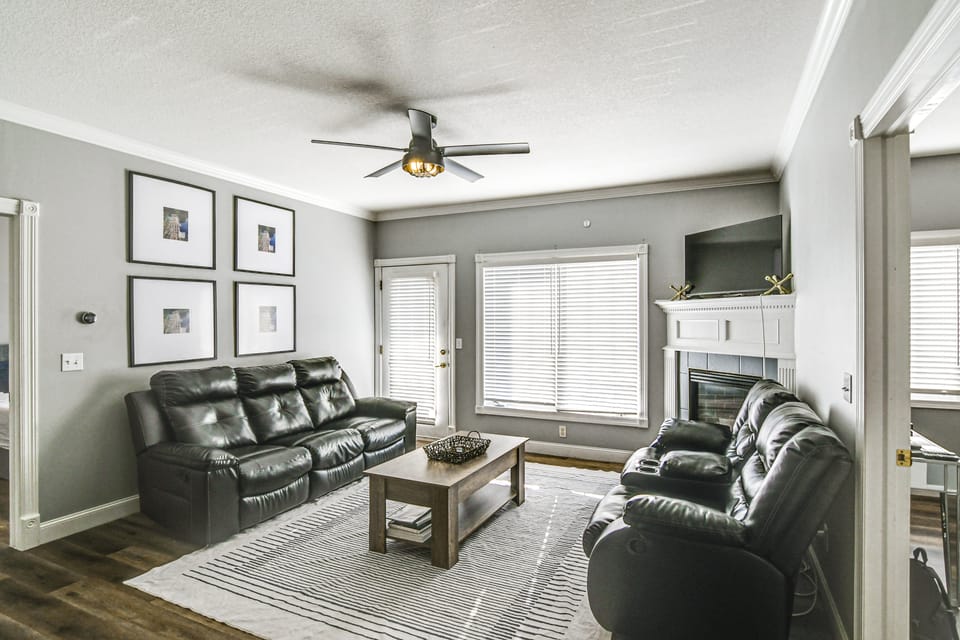 Pet-Friendly Waukee Condo: 14 Mi to Des Moines! Apartment in Clive