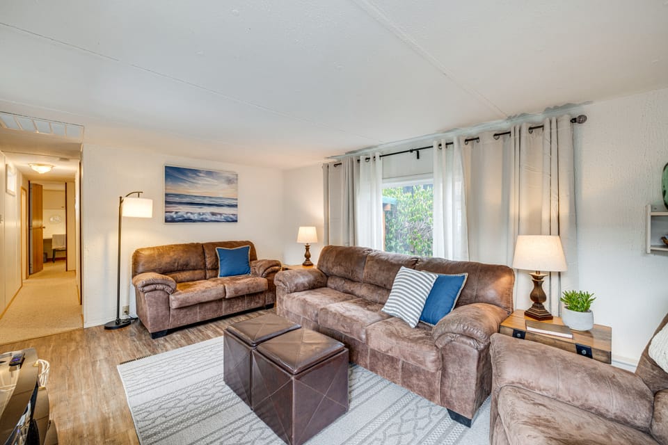 Rockaway Beach Home, Walk to Ocean, Pet Friendly! House in Rockaway Beach