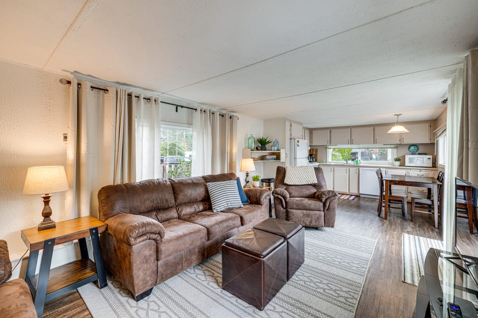 Rockaway Beach Home, Walk to Ocean, Pet Friendly! House in Rockaway Beach