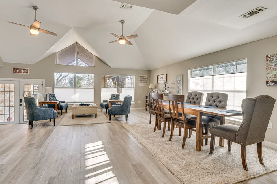 Home Gym, Office + Dock! Seguin Riverfront Retreat House in Seguin