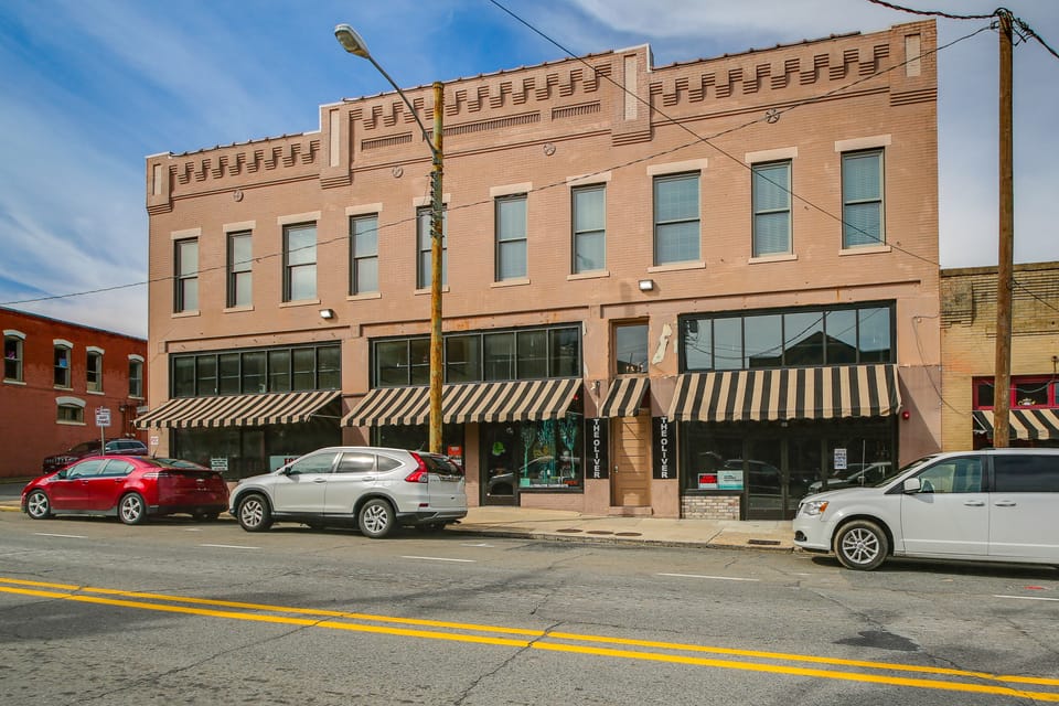 Modern Downtown Hot Springs Vacation Rental! Apartment in Hot Springs