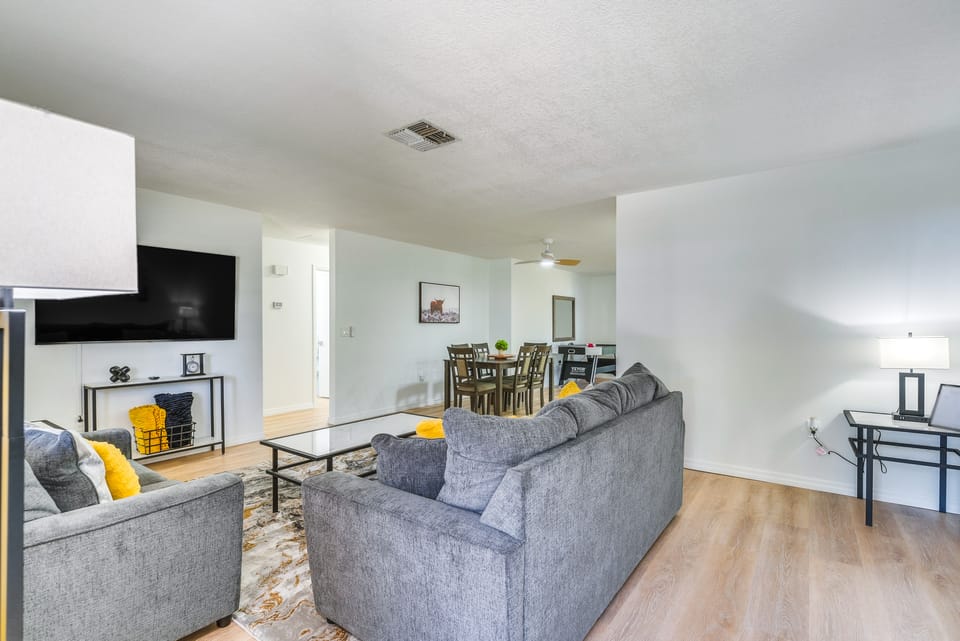 6 Mi to Weeki Wachee Springs: Family Getaway House in Spring Hill