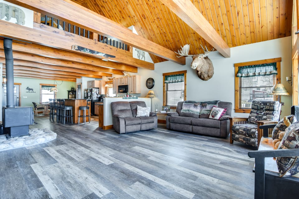 Lakefront New Hampshire Hideaway w/ Deck & Views Cottage in New Hampshire
