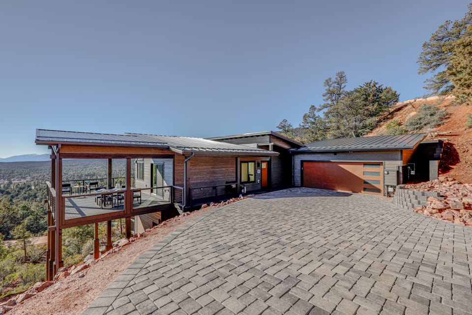 Hot Tub & Panoramic Mtn Views: Pine Retreat! House in Pine