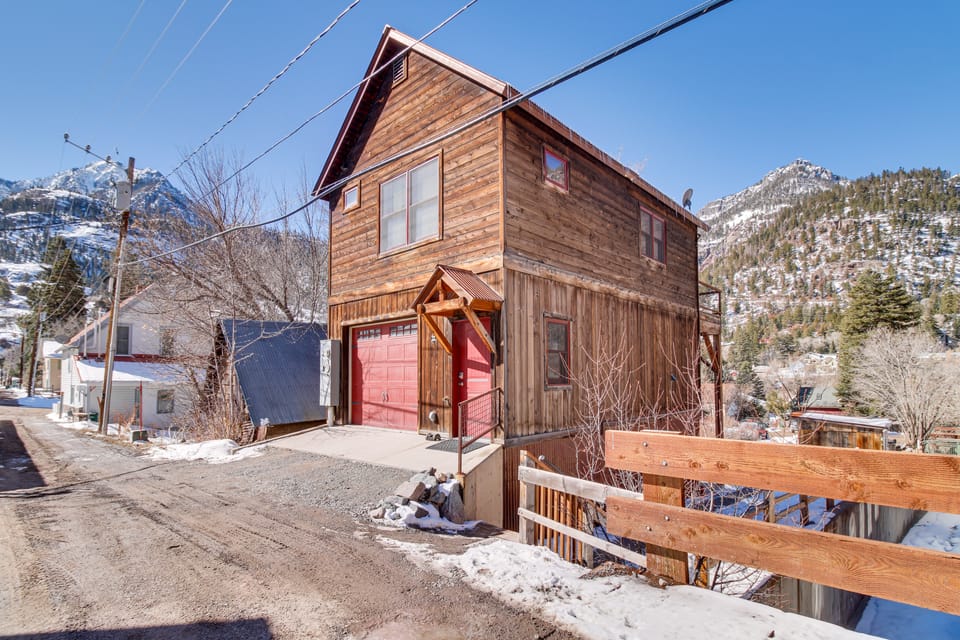 Cozy Ouray Hideaway: Mountain Views, Steps to Main House in Ouray