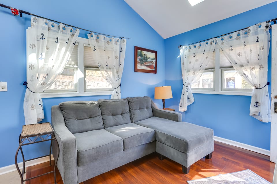 Greenwood Lake Cottage w/ Shared Dock & Hot Tub! Cottage in Hewitt